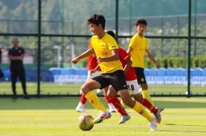  兰斯青春风暴席卷赛场，U23小将包办三粒进球  