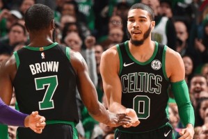  杰伦布朗关键球凯尔特人险胜热火