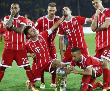  拜仁慕尼黑强势登顶，德甲霸主地位难以撼动  