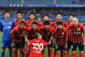  穆西亚拉梅开二度登顶射手榜首  