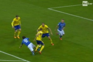  那不勒斯死亡三小强，奥斯梅恩领街舞式庆祝破门  