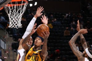  锡安威廉森暴扣肆虐篮筐，鹈鹕轻取火箭结束连败  