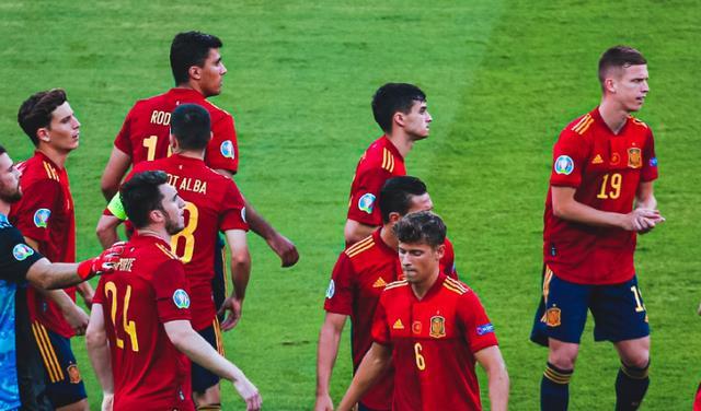  亚眠门将屡现神级扑救，单骑难救主仍获全场最佳