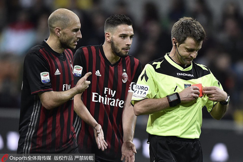  米兰双雄巅峰对话，圣西罗德比演绎攻防转换经典